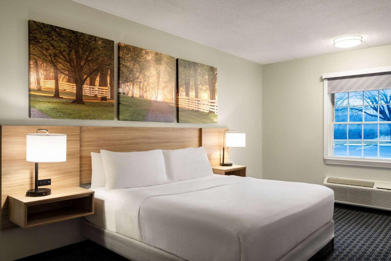 Days Inn & Suites By Wyndham Lancaster Amish Country Mountville Exterior foto